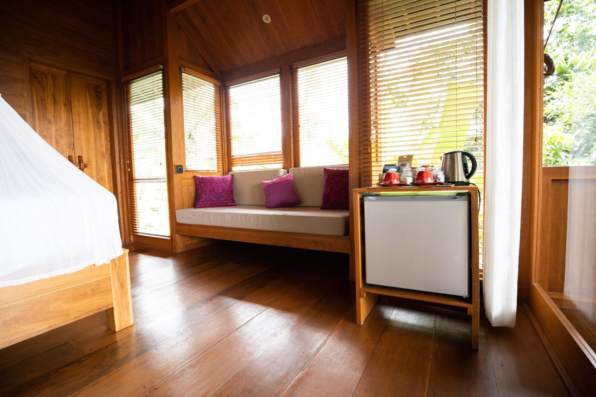 Clove Tree Hill Blimbing  Room photo